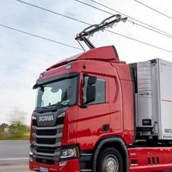 Electric roads will help cut UK road freight emissions - Centre for Sustainable Road Freight team has proposed that building an 'electric road system' could be used to decarbonise 65% of UK lorry kilometres travelled by 2040. 