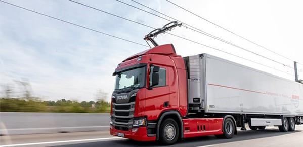 Electric roads will help cut UK road freight emissions - Centre for Sustainable Road Freight team has proposed that building an 'electric road system' could be used to decarbonise 65% of UK lorry kilometres travelled by 2040. Electric roads will help cut UK road freight emissions - Centre for Sustainable Road Freight team has proposed that building an 'electric road system' could be used to decarbonise 65% of UK lorry kilometres travelled by 2040.