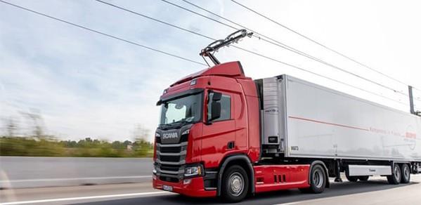 Electric roads will help cut UK road freight emissions - Centre for Sustainable Road Freight team has proposed that building an 'electric road system' could be used to decarbonise 65% of UK lorry kilometres travelled by 2040. 